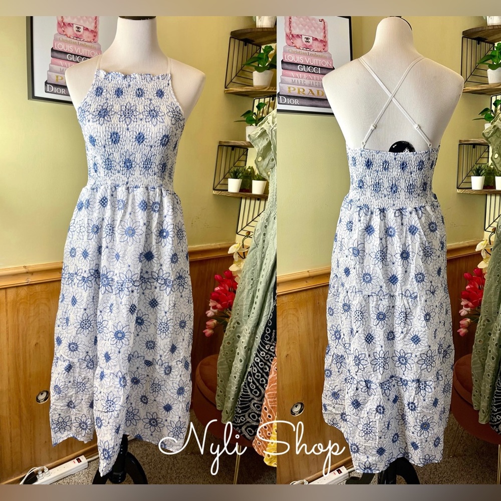 🌷Brand New halter eyelet dress fully embroidered can fit Sm up to M price firm! - Picture 2 of 6